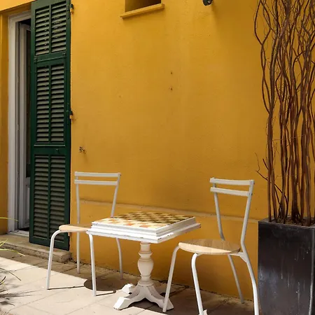 Charming Studio, Balcony With Garden View, Liberation * نيس